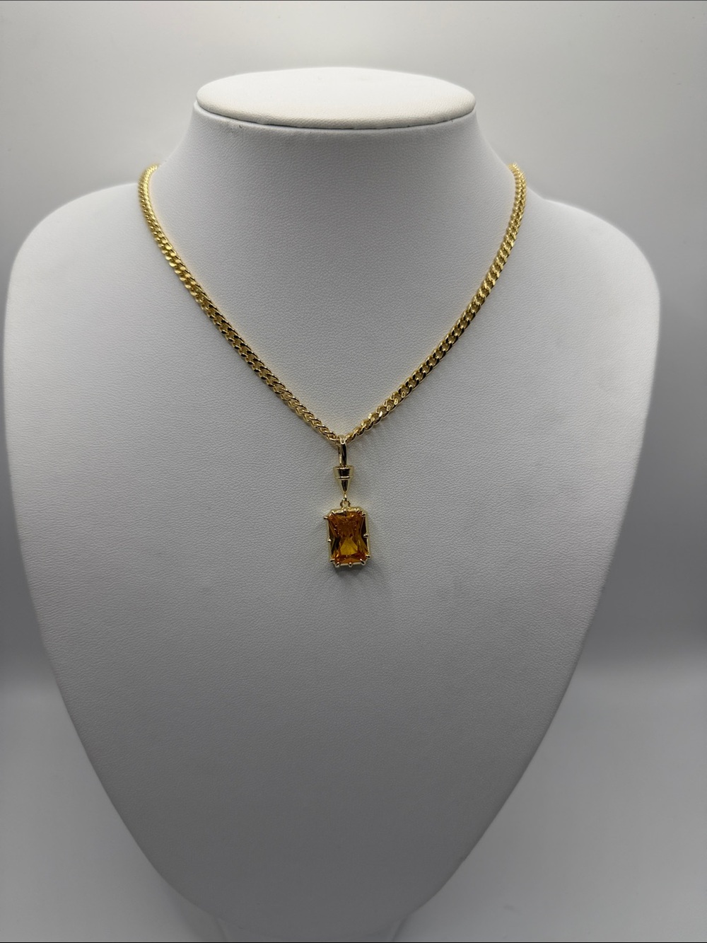 202. 18k Gold Plated Chain Necklace with Amber Gemstone Pendant 18”